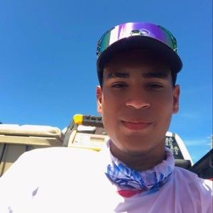 Meet your Posher, Andres